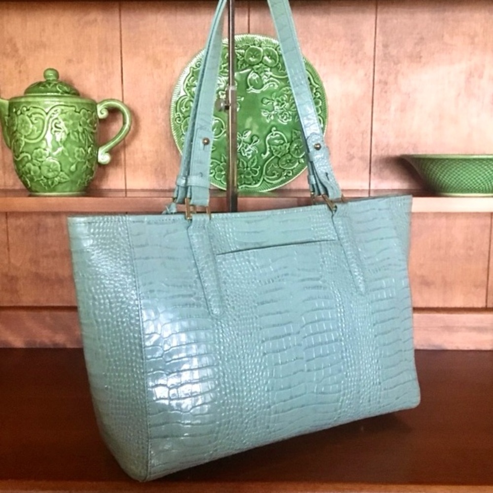 🦋💛EUC Brahmin Med. Arno Tote in Cascade Majestic💛🦋 - Picture 7 of 12